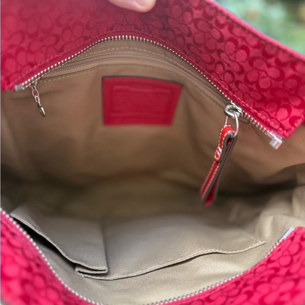 Coach stunning vibrant